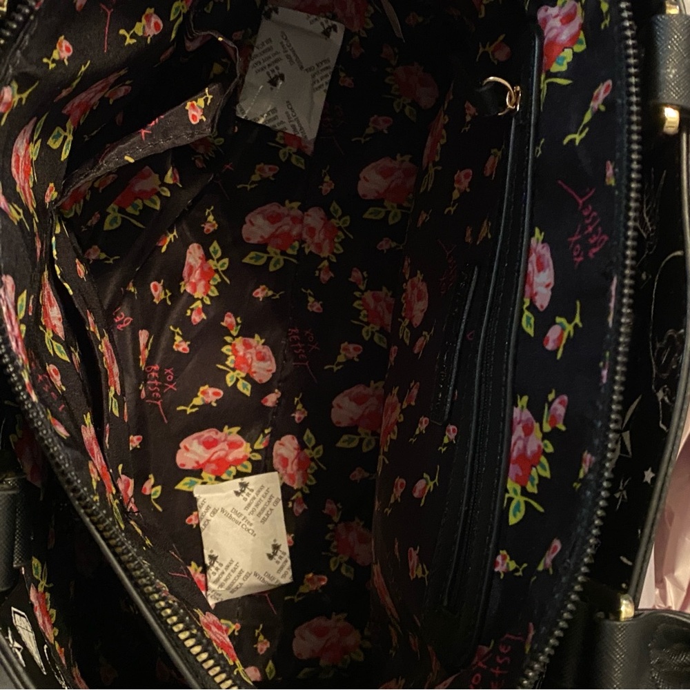 NWOT š Betsey Johnson Embossed Skullicious Satchel Skulls Tote Handbag & Scarf - Picture 7 of 8
